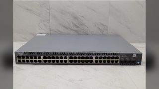 Visão geral do switch de rede Juniper EX2300-48P