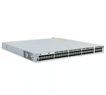 Cisco Catalyst 9300 Switch com 48 portas UPOE, capacidade de comutação de 256 Gbps e 8 GB de DRAM para redes de alta densidade