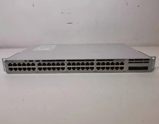 Switch Cisco C9200L-48P-4G-E de 48 portas PoE+ com 4x1G Uplinks