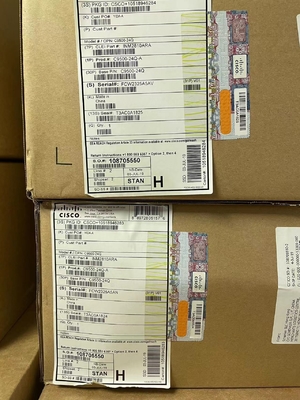 Switch Cisco Catalyst C9500-16X-E de 16 portas 10G com licença NW Essentials