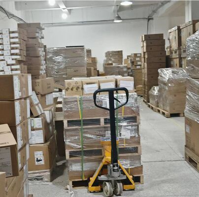 CE6820-48S6CQ, Huawei CE6800 Switch, 48x10GE SFP+/6x100GE QSFP28/Sem ventilador e PSU