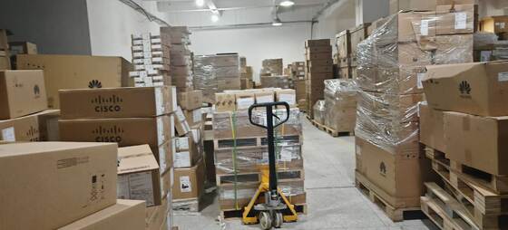 CE8868-4C-EI, switch Huawei CE8800, 4x400GE QSFP112/sem ventilador e fonte de alimentação
