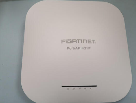 FAP-431F-E FortiAP-431F Wireless Indoor FortiAP - Tri radio (2x 802.11 a/b/g/n/ac/ax, 4x4 MIMO e 1x 802.11 a/b/g/n/ac Wave 2, 2x2 MU-MIMO), antenas internas, 1x 100/1000/2500 Base-T RJ45, 1x 10/10