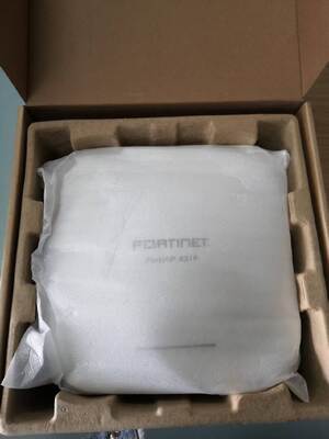 FAP-431F-E FortiAP-431F Wireless Indoor FortiAP - Tri radio (2x 802.11 a/b/g/n/ac/ax, 4x4 MIMO e 1x 802.11 a/b/g/n/ac Wave 2, 2x2 MU-MIMO), antenas internas, 1x 100/1000/2500 Base-T RJ45, 1x 10/10