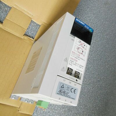 Mitsubishi MR - J2S - Servo Drive 100A 1kW AC com freio dinâmico integrado (série MELSERVO J2S)