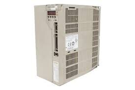 Servo Drive Yaskawa SGDM-50ADA Sigma-II (5 kW, 3 fases 200-230 V, 32,8 A)