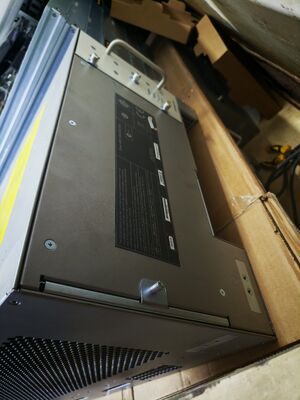 Roteador Cisco ASR-9904 com configuração de placa de linha de borda de serviço 2x10G/IG (BRAS)