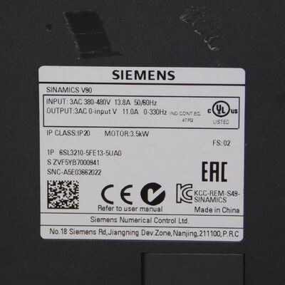 Siemens 6SL3210-5FE13-5UA0 SINAMICS V90 Servo Drive com Potência de 3,5 kW, Entrada de 380-480 V AC e Proteção IP20