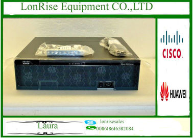 Roteador Cisco 4 WAN Port POE Switch Gigabit CISCO3945E-SEC/K9 é o roteador Cisco 3945E com Security Bundle com licença SEC PAK