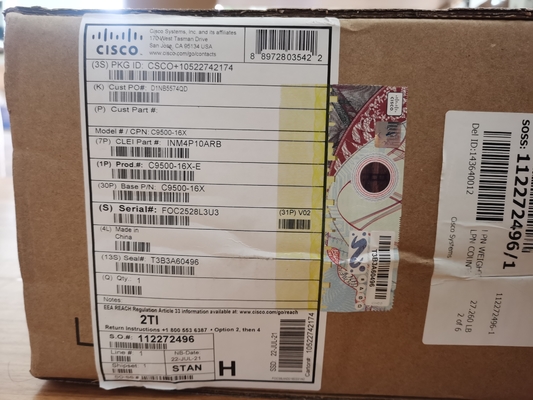 Switch Cisco Catalyst C9500-16X-E de 16 portas 10G com licença NW Essentials