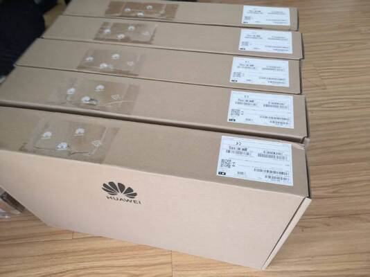 S5735-L24T4S-A-V2 24*10/100/1000BASE-T portas, 4*GE portas SFP, potência AC